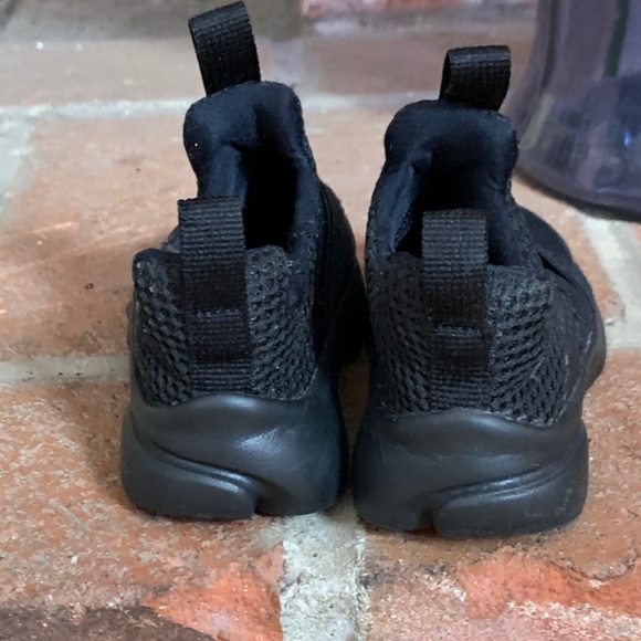 Nike Slip Ons - Picture 3 of 5